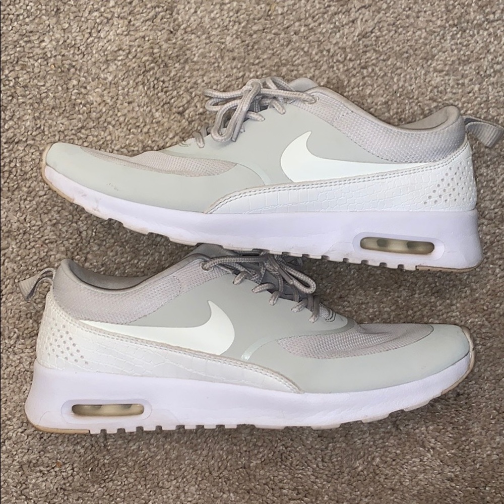 air max thea light bone/ sail